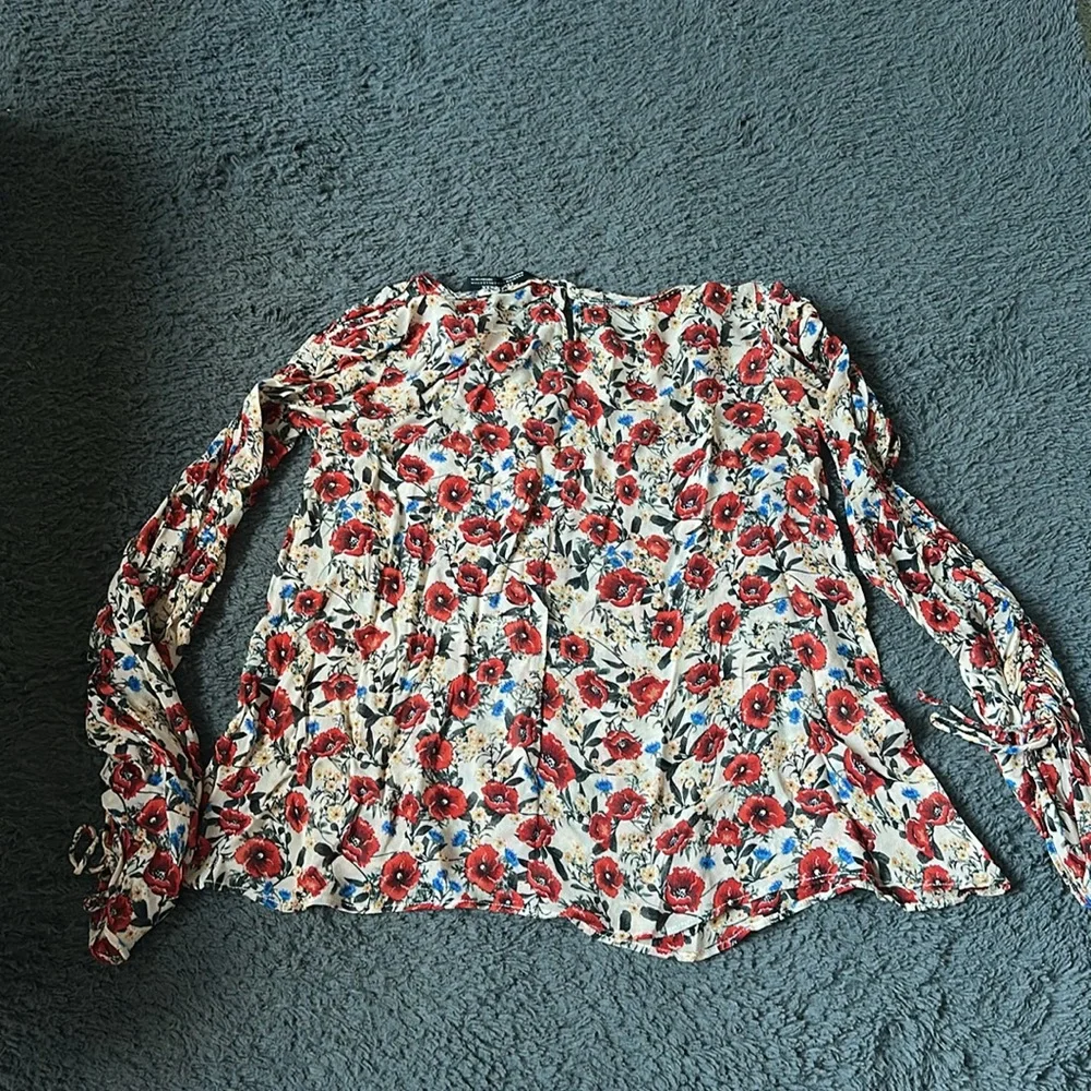 ZARA Floral Sheer Ruched Sleeve Blouse, Small - Picture 4 of 4